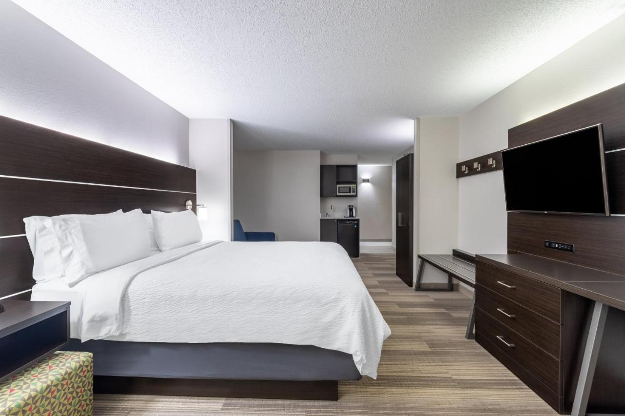 Express & Suites-st. Paul By Ihg Hotel