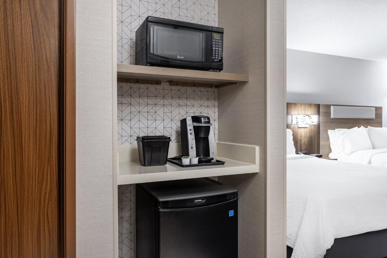 Express & Suites-st. Paul By Ihg Hotel 2*