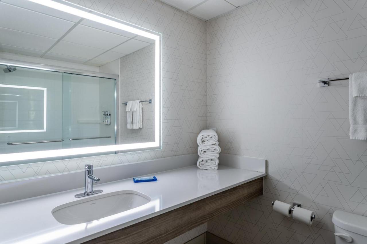 Hotel Express & Suites-st. Paul By Ihg Vadnais Heights