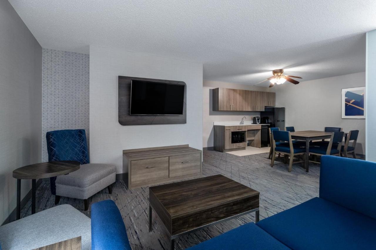 Express & Suites-st. Paul By Ihg 2*