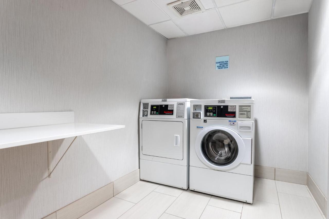 Express & Suites-st. Paul By Ihg Hotel Vadnais Heights