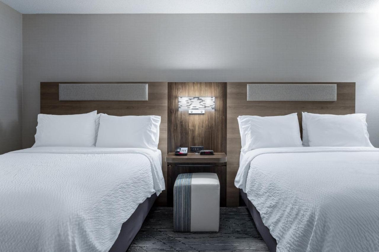 Express & Suites-st. Paul By Ihg Hotel 2*