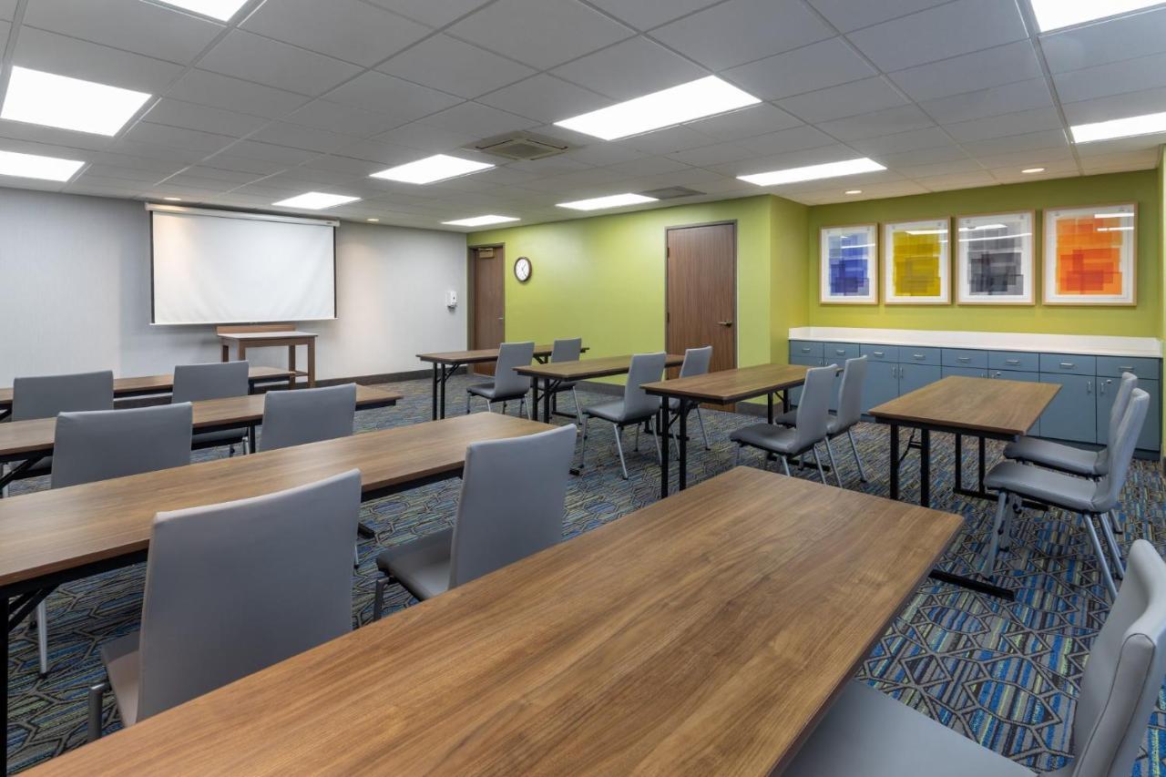 Express & Suites-st. Paul By Ihg Hotel Vadnais Heights