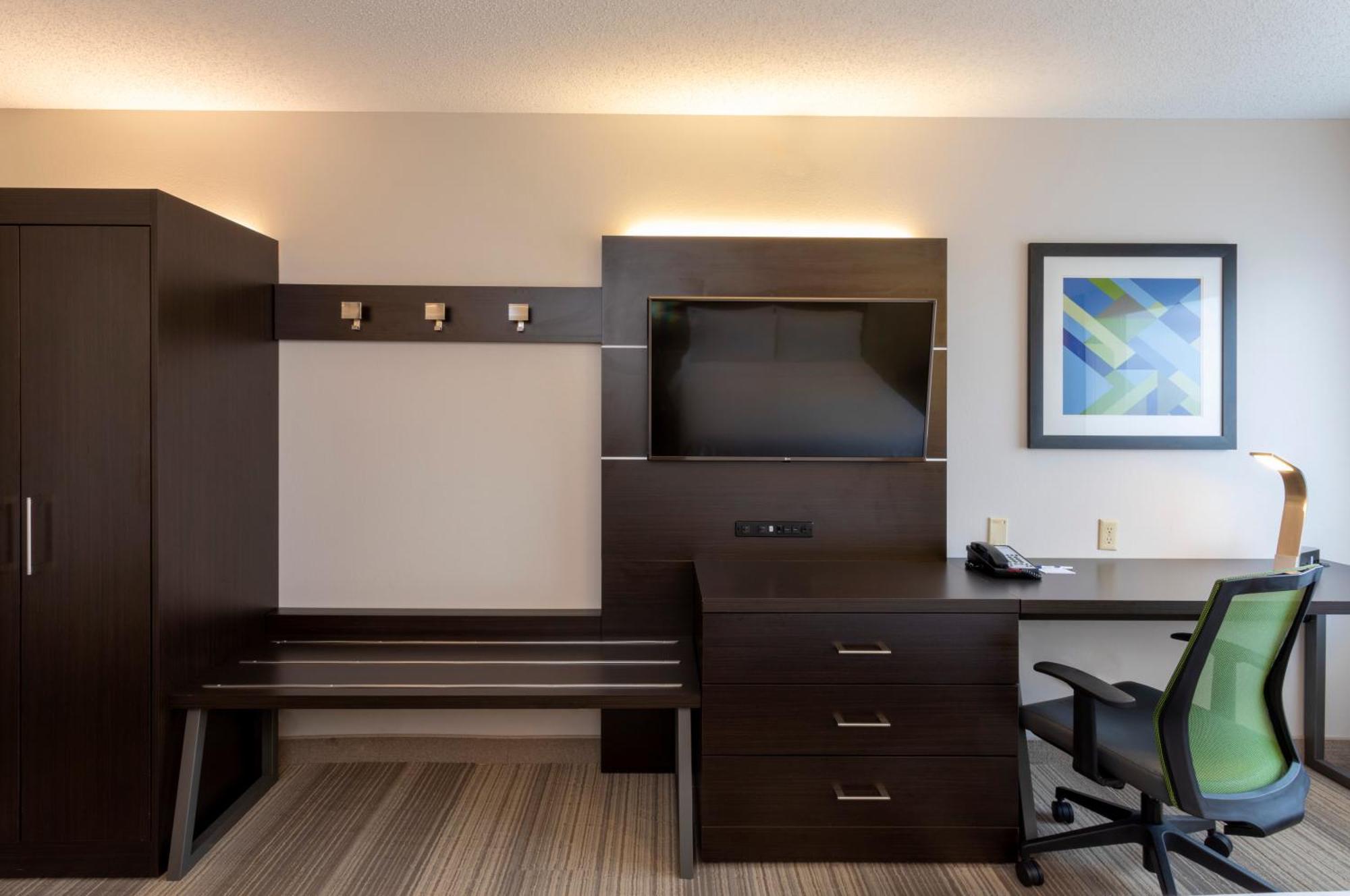 Hotel Express & Suites-st. Paul By Ihg Vadnais Heights