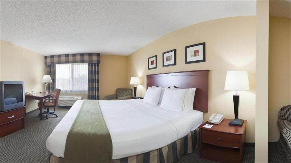 Express & Suites-st. Paul By Ihg Hotel