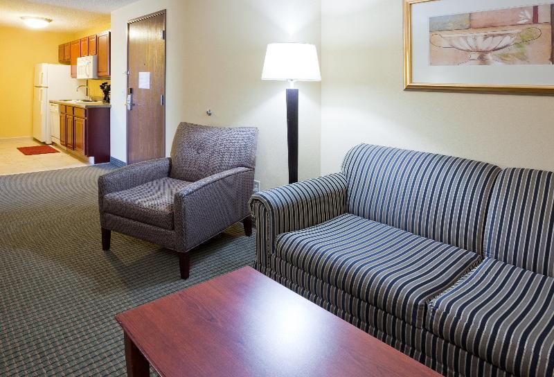Express & Suites-st. Paul By Ihg Vadnais Heights