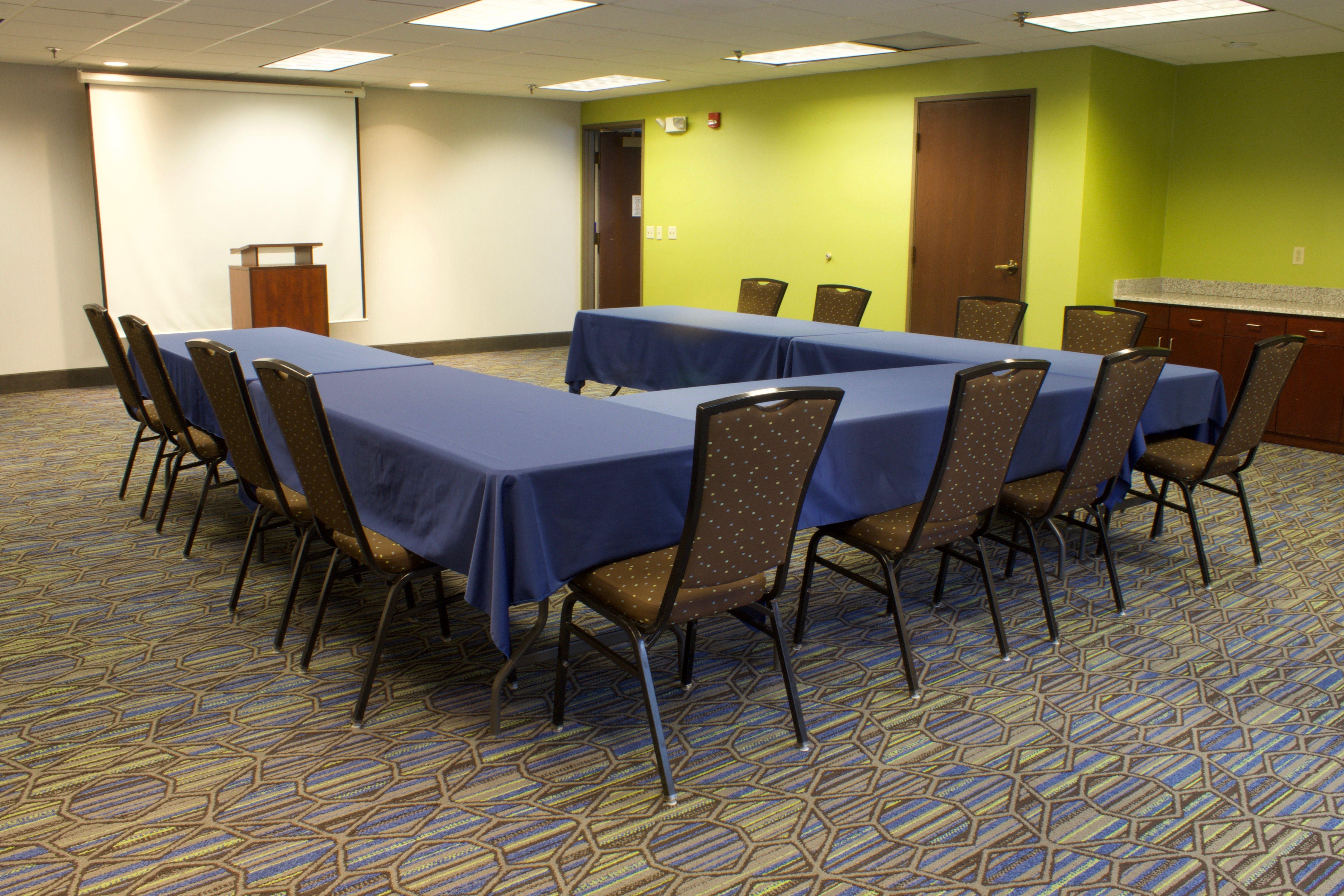 Express & Suites-st. Paul By Ihg 2*