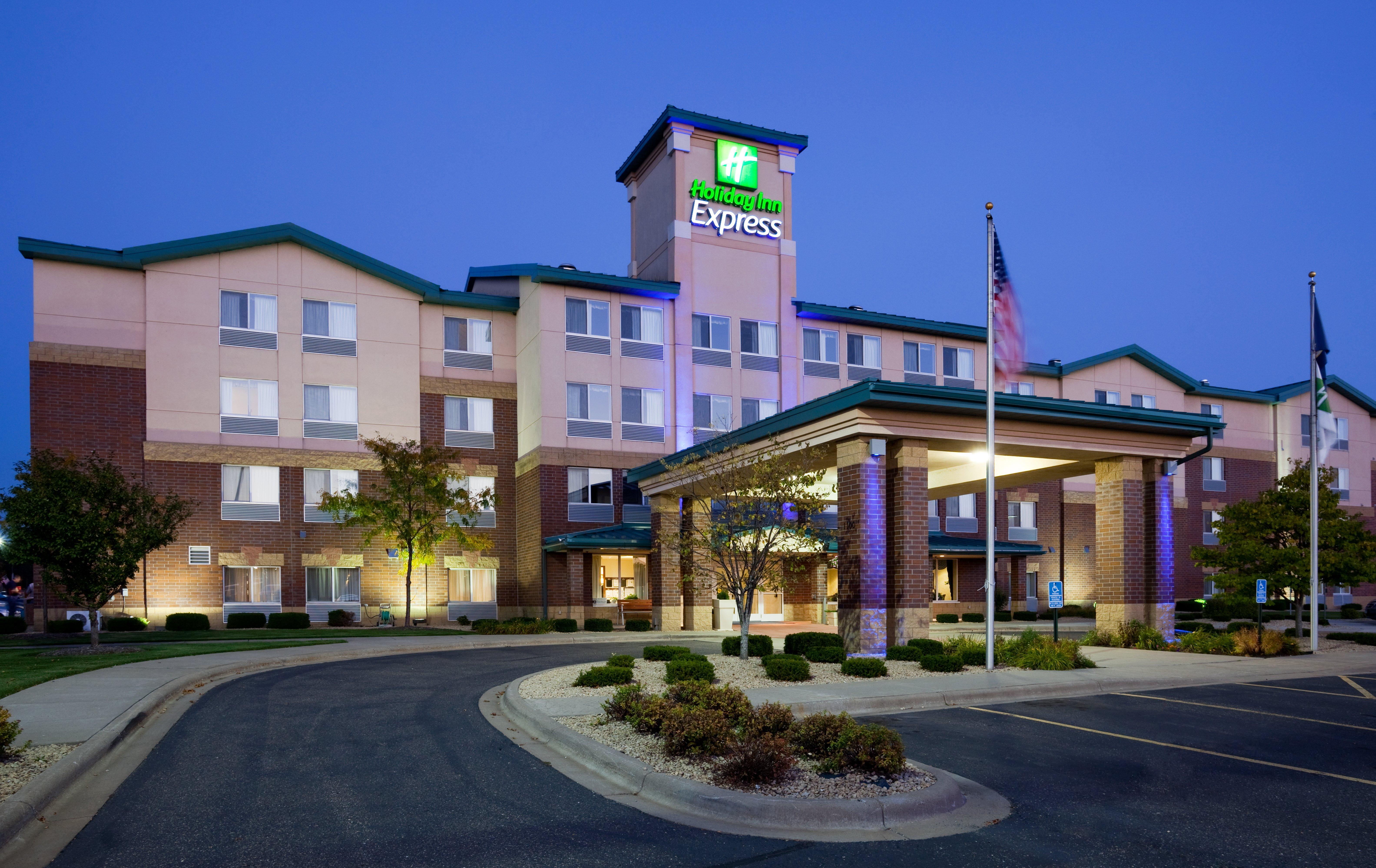 Express & Suites-st. Paul By Ihg Vadnais Heights