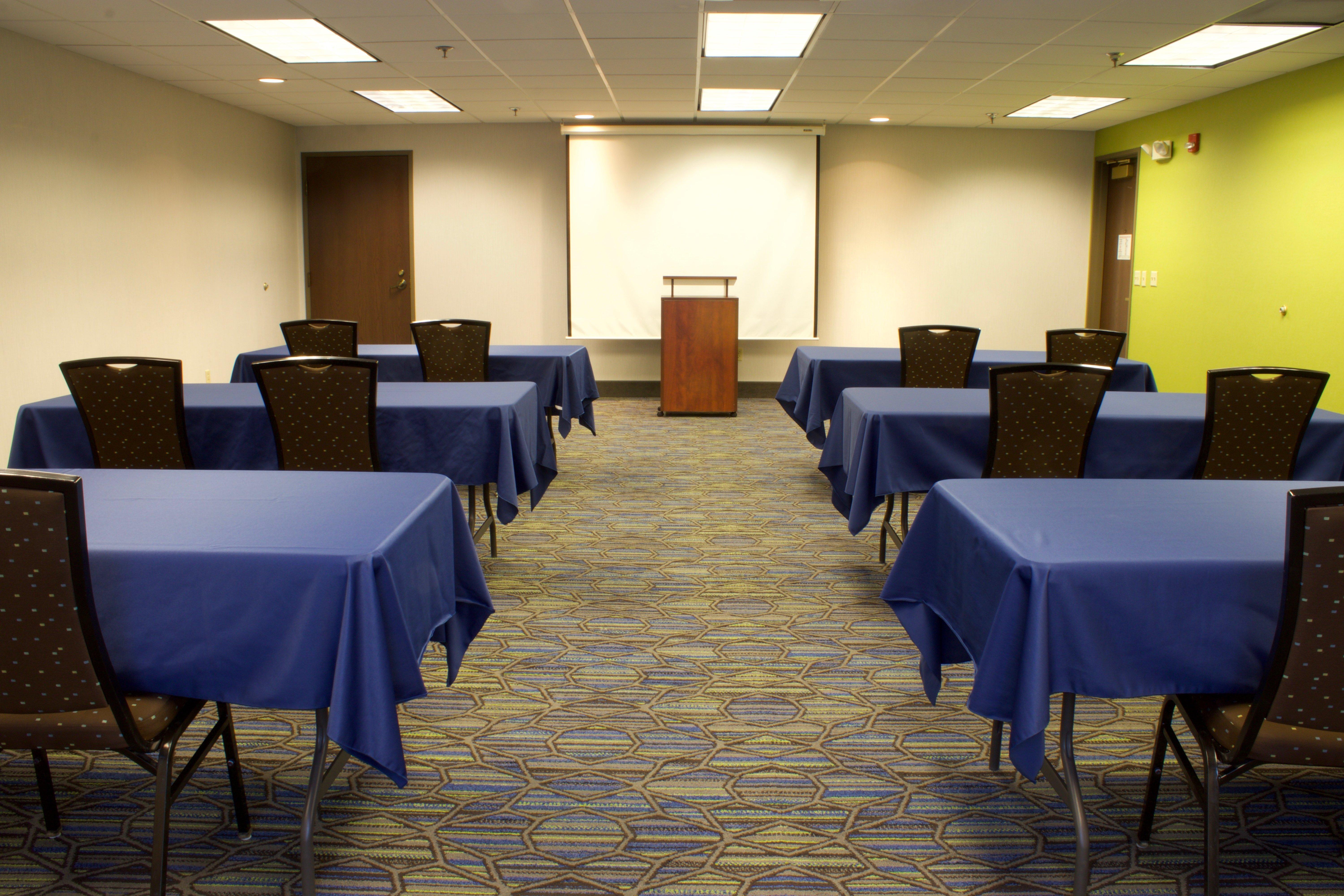 Hotel Express & Suites-st. Paul By Ihg Vadnais Heights
