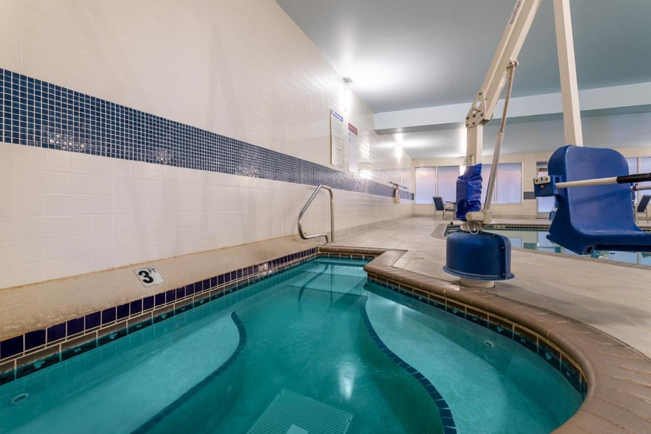 Hotel Express & Suites-st. Paul By Ihg Vadnais Heights